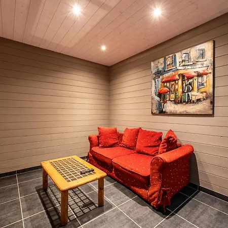 Bordon Chalet