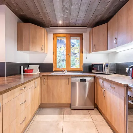 Bordon Chalet *